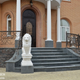 Illustration for article titled Tour the Opulent, Evacuated McMansions of Ukraine's Fallen Leaders